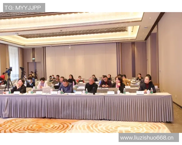 深圳羽毛球队的团队协作与默契提升之路探讨 深圳羽毛球队的团队协作与默契提升之路探讨